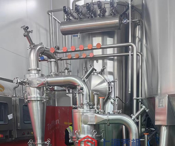 制藥用有機(jī)溶劑噴霧干燥機(jī)客戶現(xiàn)場(chǎng)安裝